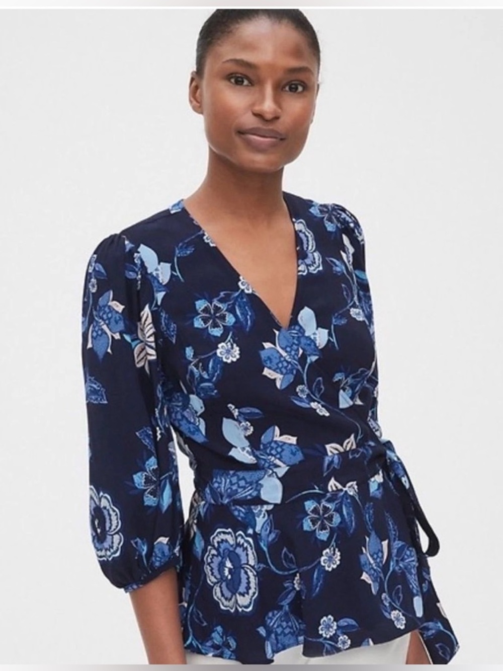 GAP Size Large Blue Floral Print Wrap Blouse Shirt Top‎ Rayon 3/4 Sleeves Soft